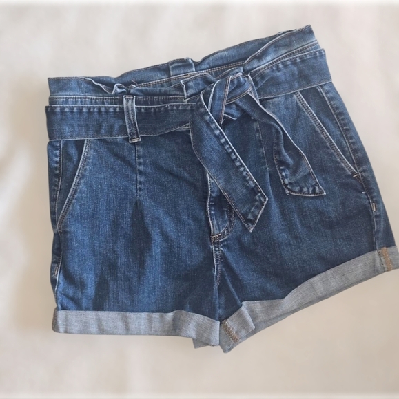 Express High-Waisted Denim Paper Bag Cuffed Shorts Sz. 2 - Picture 10 of 11